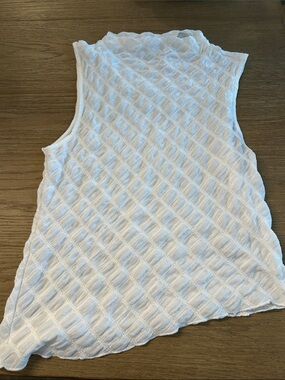 Maeve size medium sleeveless textured asymmetrical top